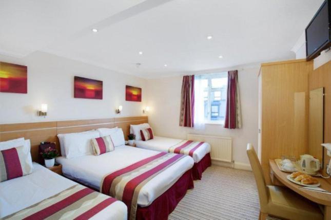 Queens Park Premier London Hyde Park Extérieur photo
